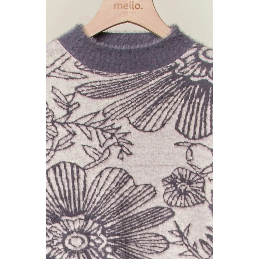 101 Mello Soft Gray Floral Crew Neck Sweater - Medium - PTP 24 - BB1